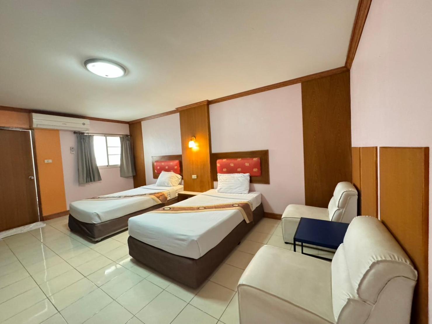 โรงแรมสยามบูทีค บุรีรัมย์ Εξωτερικό φωτογραφία